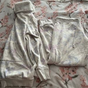 Pastel lounge set, Size Medium.